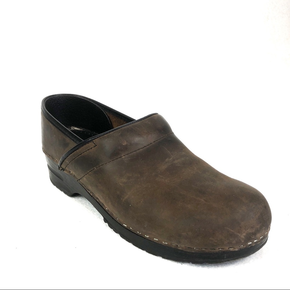 Dansko | Women’s Brown Leather Oiled Professional Clogs